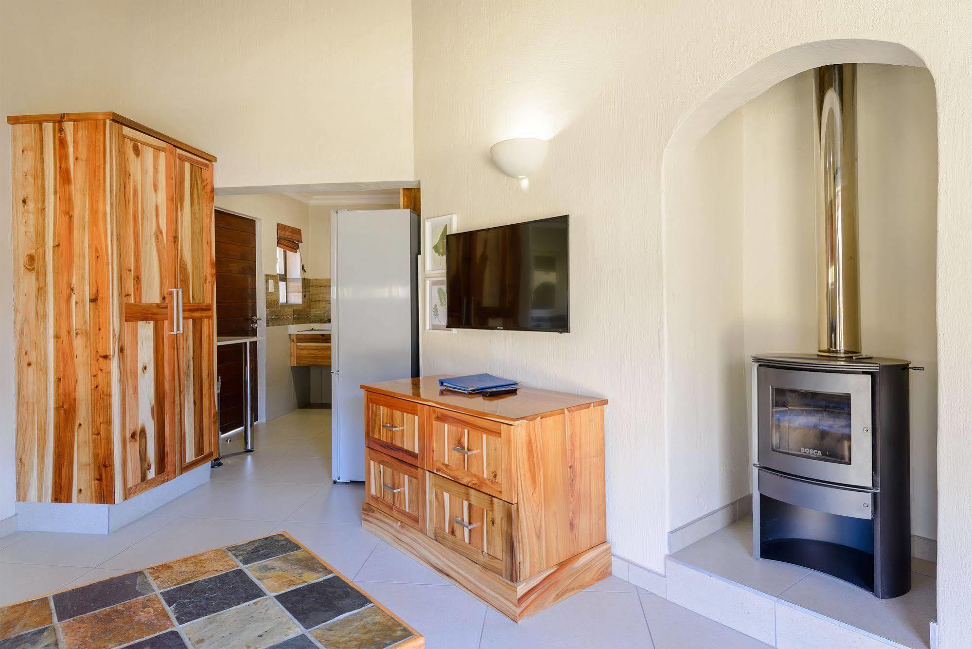 Kiara Lodge *